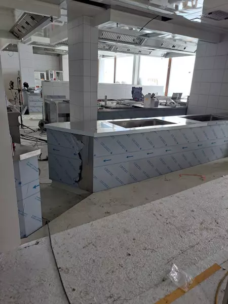 Montage Frumento Gastrotechnik, Großküchen, Buffet, Ausgaben, Bar, Foodtrack, Hohenems